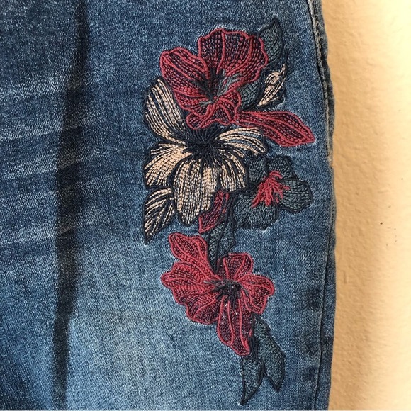 High Waisted Floral Embroidered Boho Festival Denim Jeans Women’s Size 6 Stretch - Picture 3 of 11